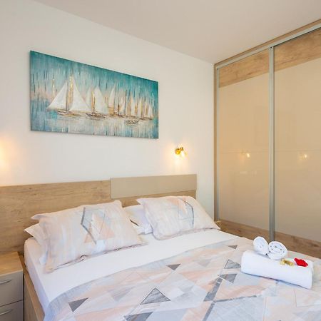 Mintos Luxury Resort Подстрана Номер фото