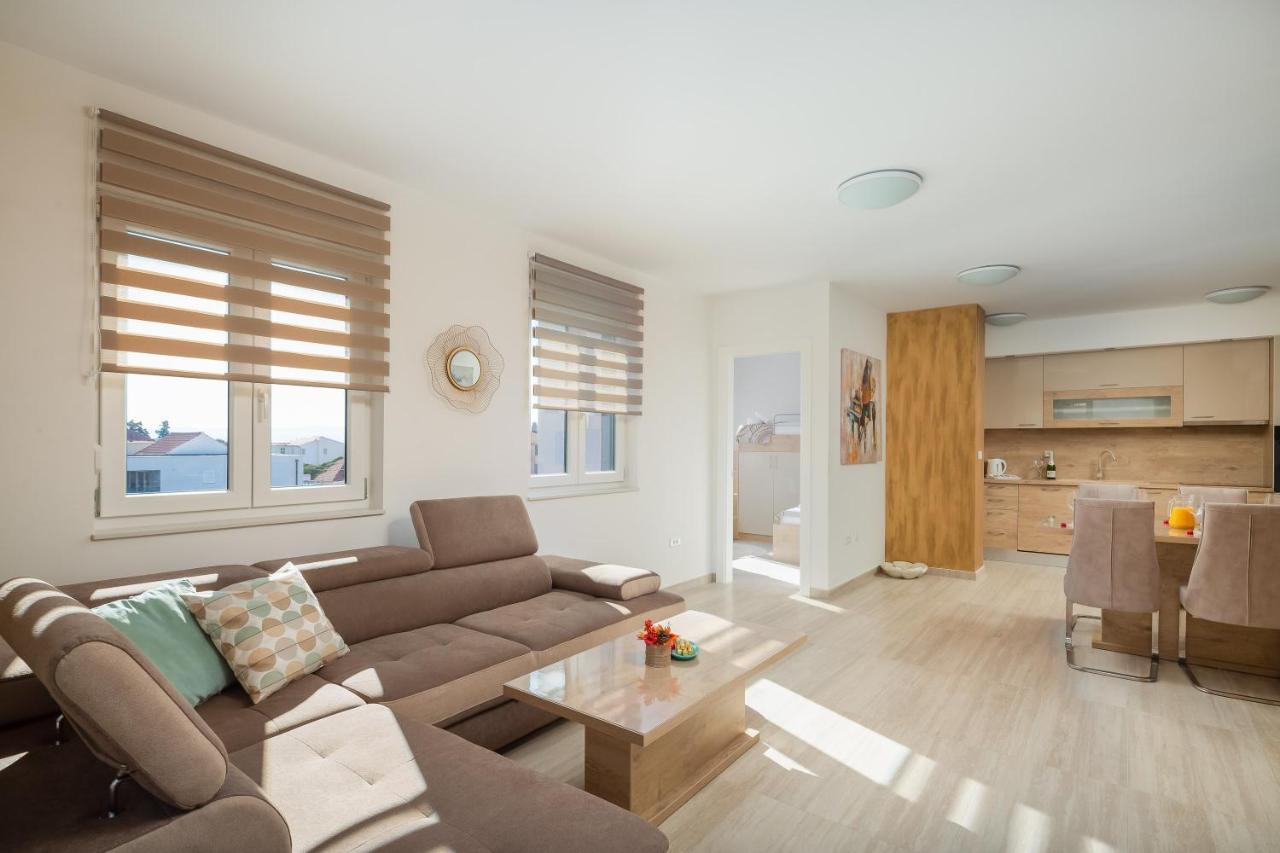 Mintos Luxury Resort Подстрана Экстерьер фото