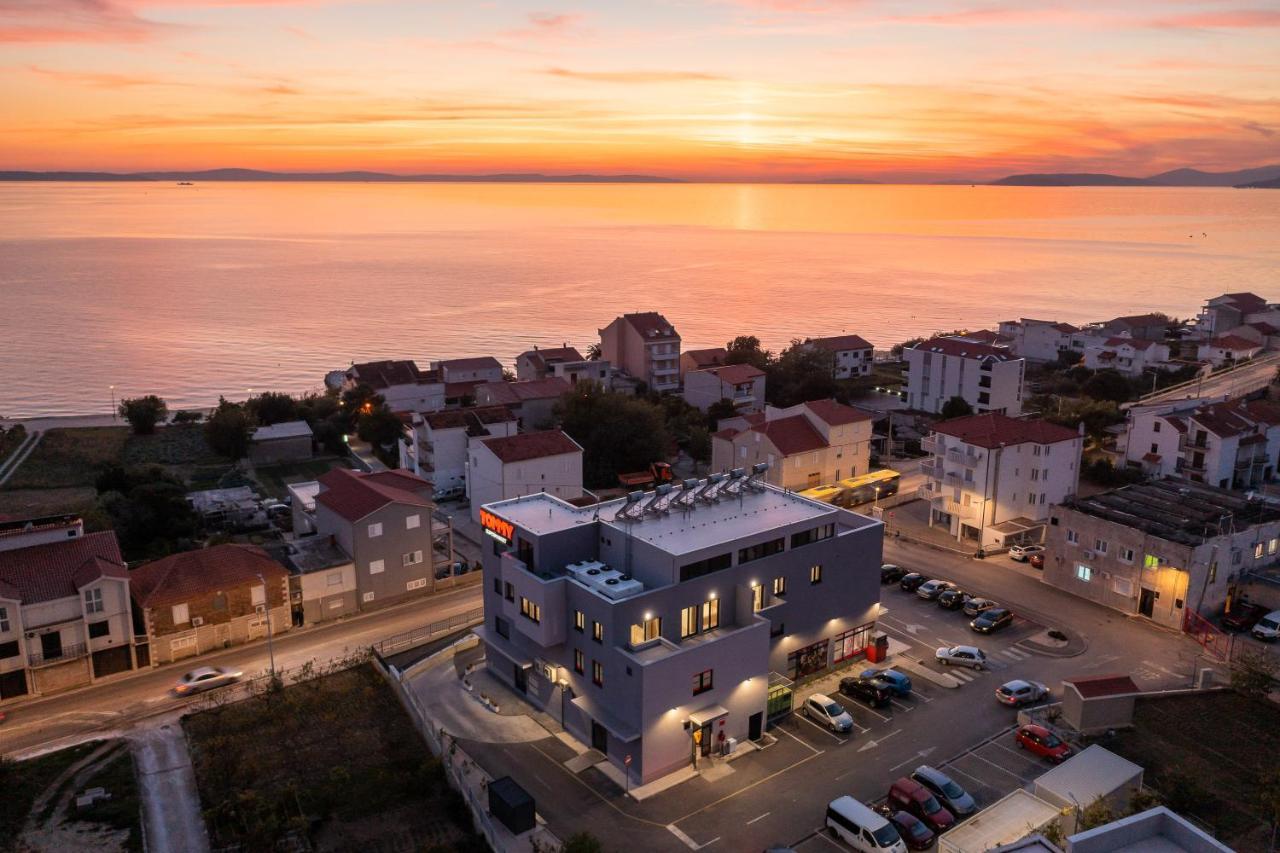 Mintos Luxury Resort Подстрана Экстерьер фото
